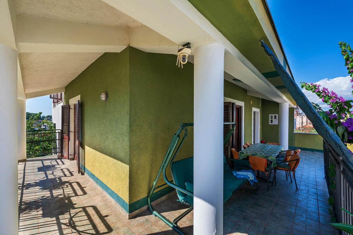 Apartment Big Swimming Pool Monvidal